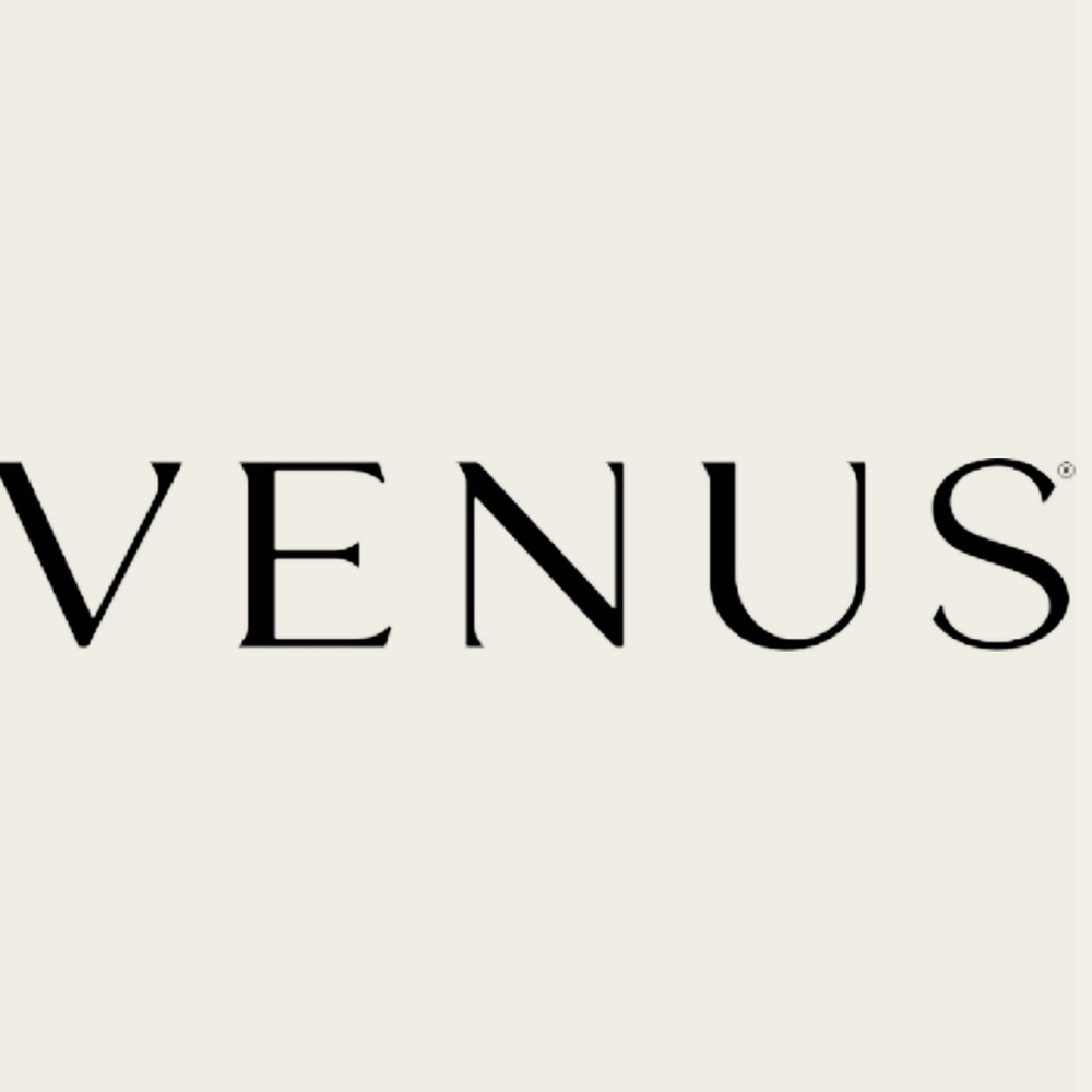 VENUS Medium Cream Top Long Sleeve Button Detail (perfect for leggings!) - Picture 8 of 8